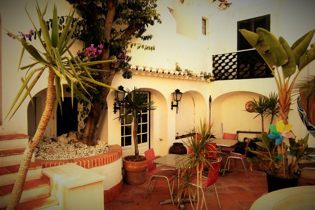 Hostal The White Butterfly *